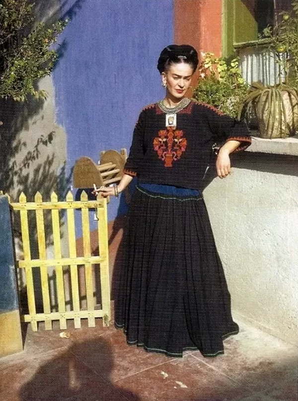 Frida Kahlo's Life  fridaslifecolors